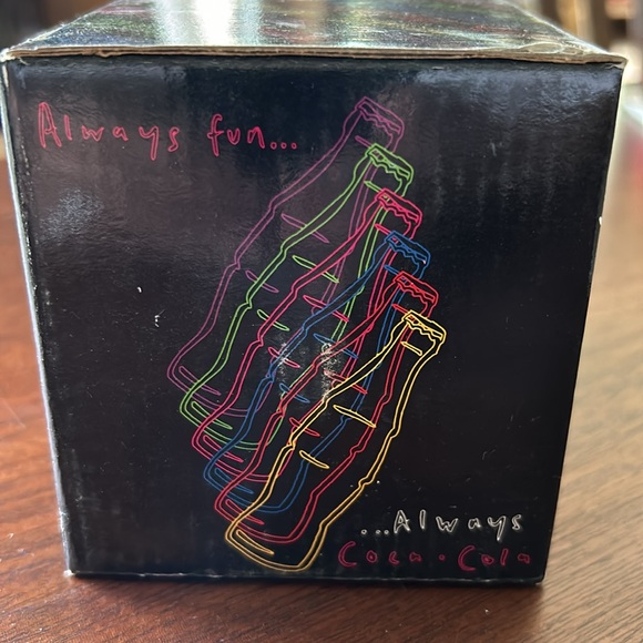 Coca-Cola collectible Mug 1995 NIB - Picture 4 of 5